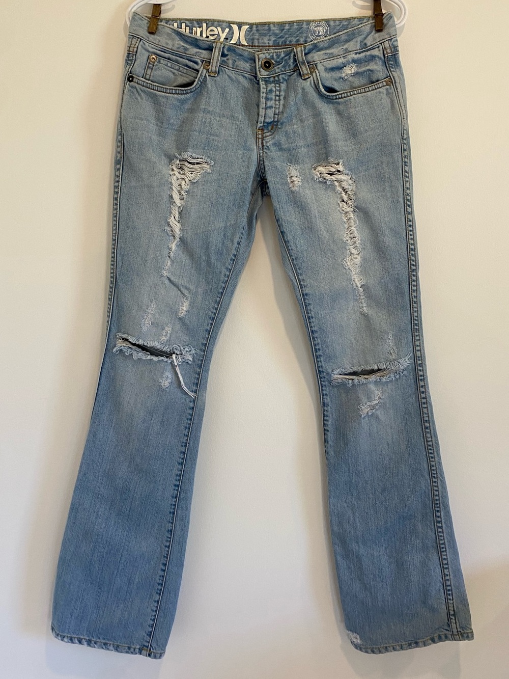 Y2K Hurley Women's Light Blue Distressed Low-Rise Jeans